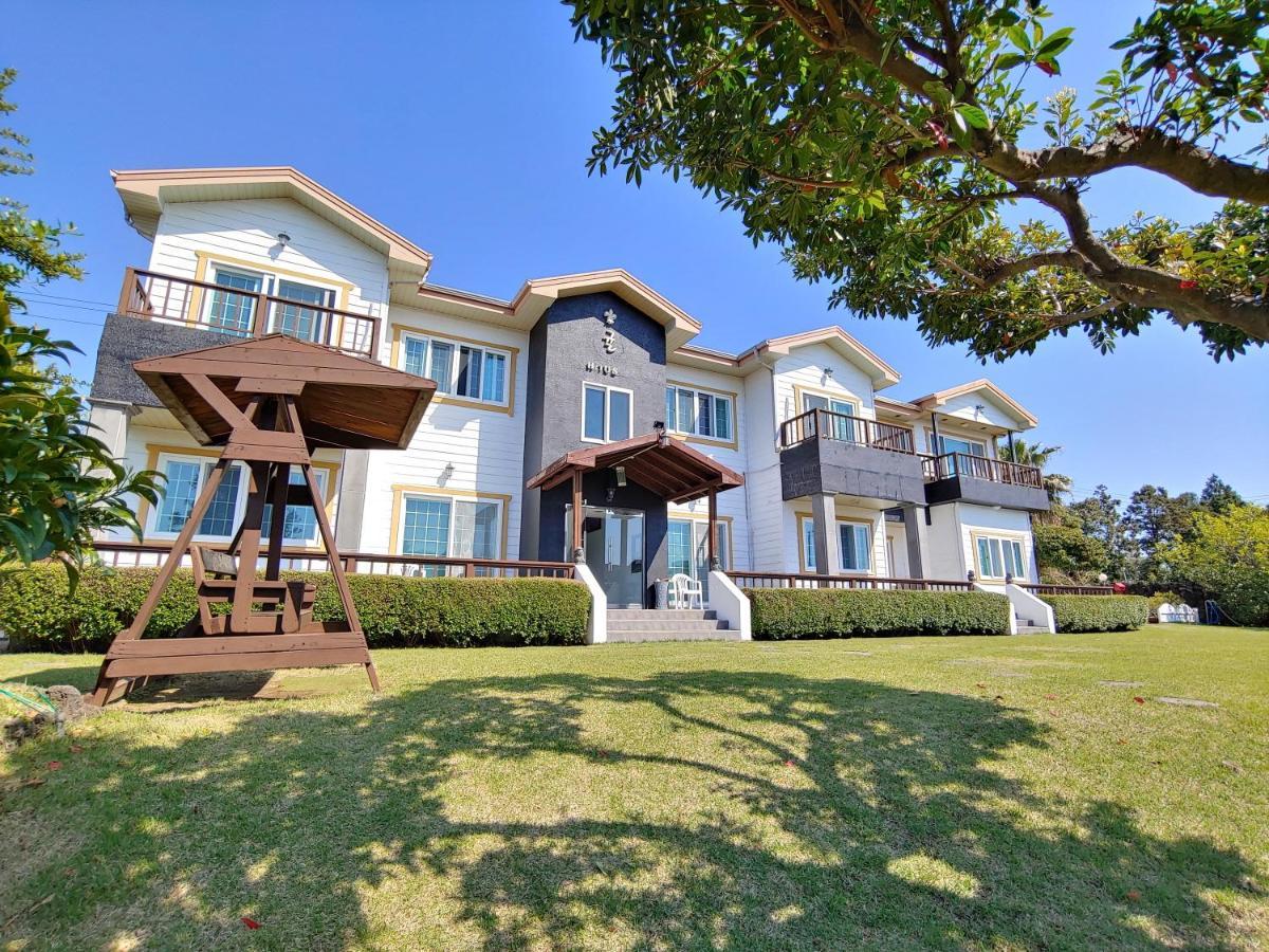 Gyulhouse Pension Seogwipo Exterior photo