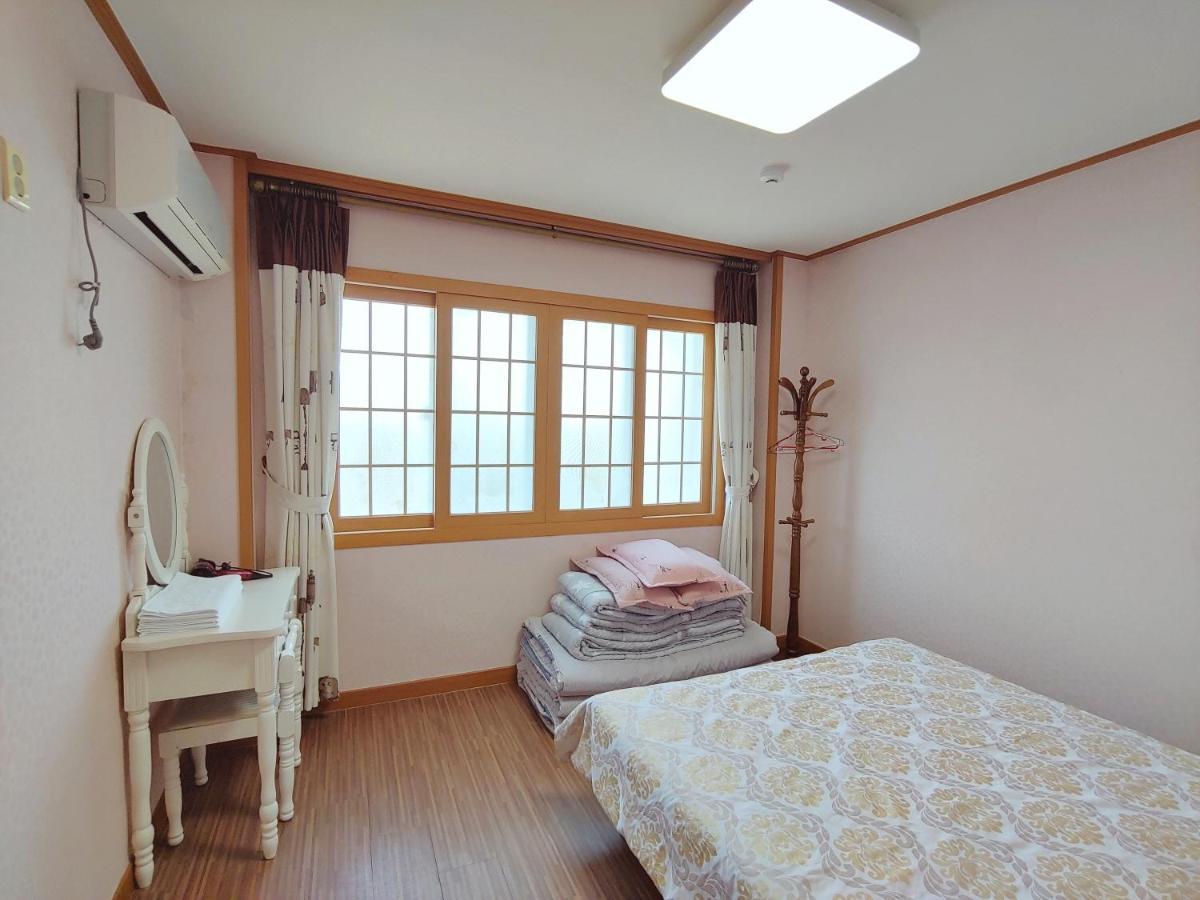 Gyulhouse Pension Seogwipo Exterior photo